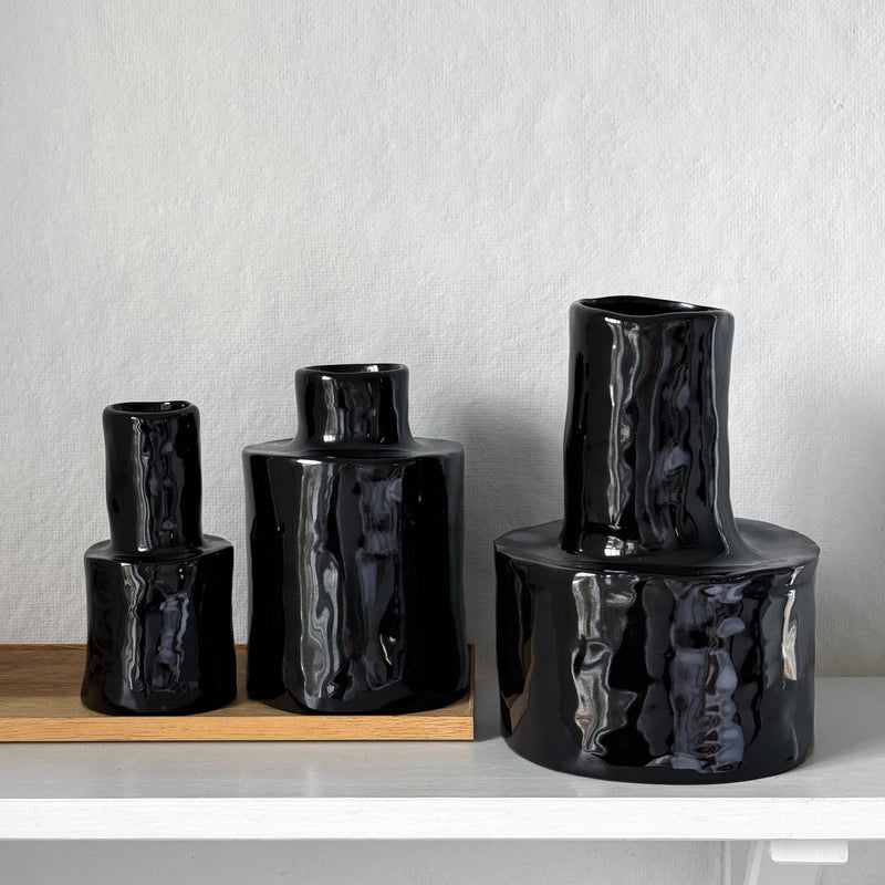 Héléna Marie Vases: Deep Black - Wms&Co.