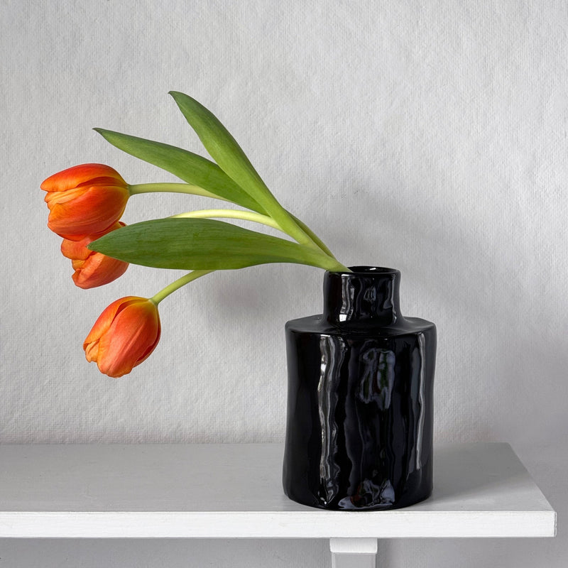 Héléna Marie Vases: Deep Black - Wms&Co.